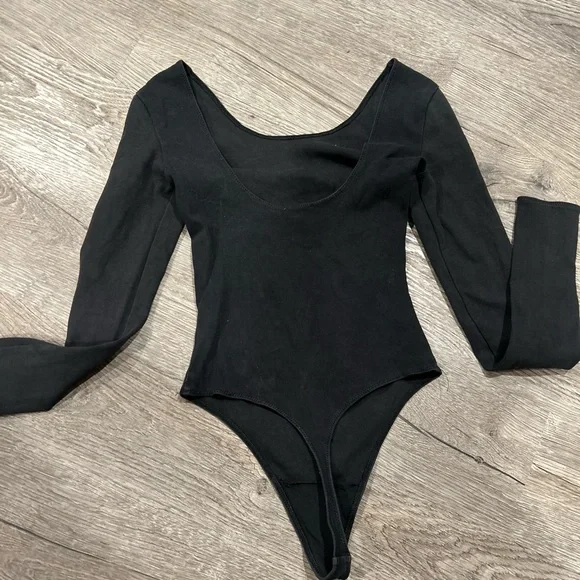 Babaton - Picture 2 of 3